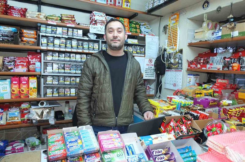 Burhaniye ilçesinde, kırsal Şarköy Mahallesinde oturan Mehmet Sarı, dede mesleği