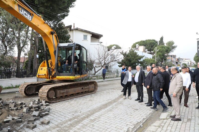 Balıkesir’in Edremit Belediyesi, ilçe genelinde altyapı kazı çalışmaları ve son