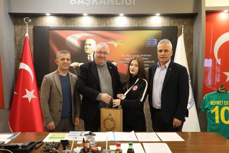 Genç yaşına rağmen ulusal ve uluslararası arenada elde ettiği şampiyonluklarla