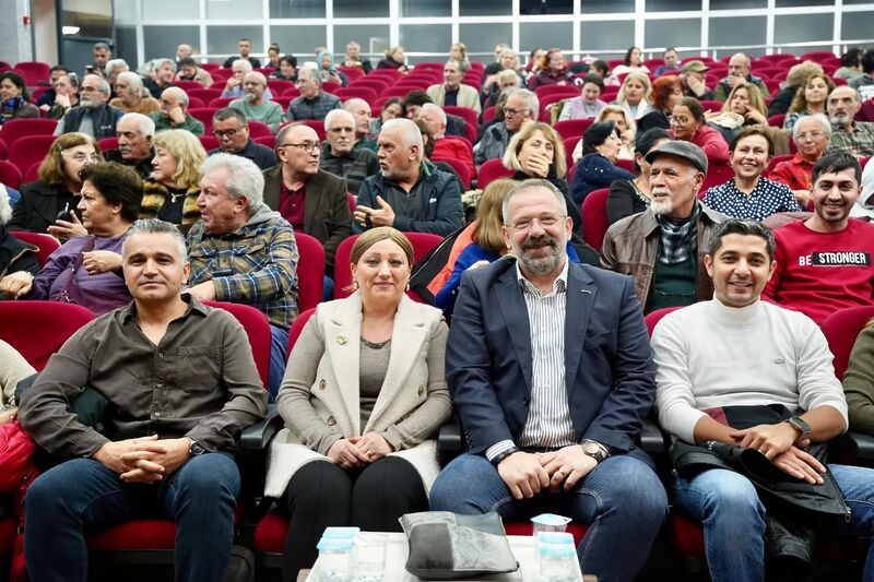 Gömeç ilçesinde, Belediye Bağlama Grubu tarafından düzenlenen “Bağlama Düzeni” Konserinde,