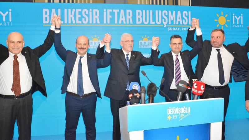 İYİ Parti Genel Başkanı Müsavat Dervişoğlu, Balıkesir’de katıldığı iftar programında