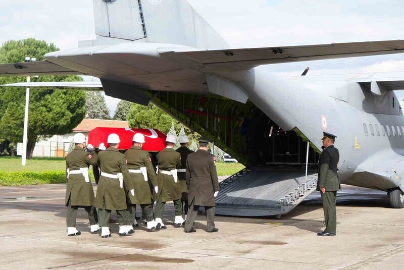 Balıkesir’de gece saatlerinde F-16 savaş uçağının düşmesi sonucu şehit olan