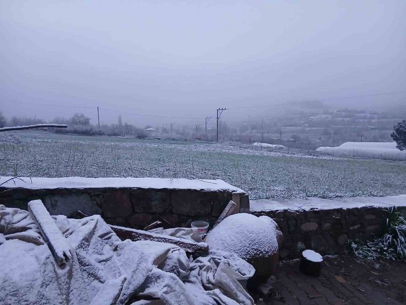 Sındırgı’da şubat ayının son günlerinde etkili olan soğuk hava dalgası,