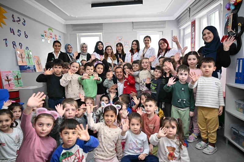 Balıkesir Büyükşehir Belediye Başkanı Ahmet Akın, Kuvayımilliye Balçocuk Gündüz Bakımevi’ni