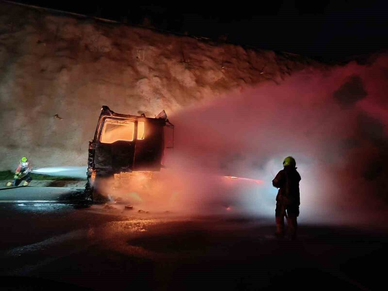 İstanbul-İzmir Otoyolu İstanbul istikameti Naipli mevkiinde gece yarısı meydana gelen