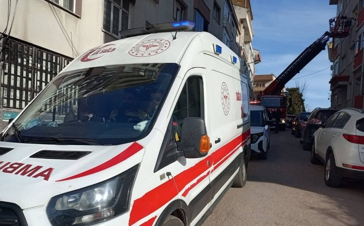 Balıkesir’in Bandırma ilçesinde yaşayan 55 yaşındaki emekli edebiyat öğretmeni Ahmet