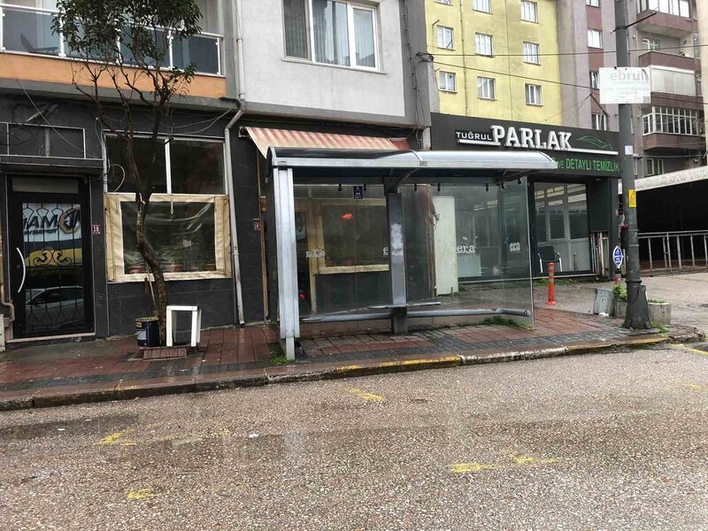 Balıkesir’in Bandırma ilçesinde sabah saatlerinde çıkan kavgada 1 kişi hayatını