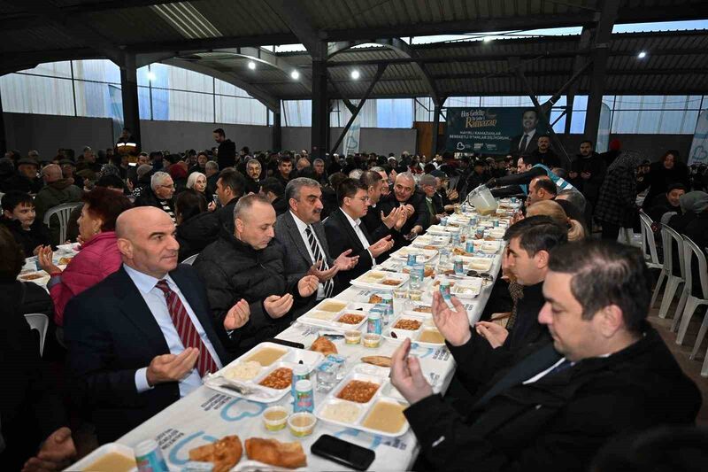 Balıkesir Büyükşehir Belediye Başkanı Ahmet Akın, Ramazan ayının bereketini hemşehrileriyle