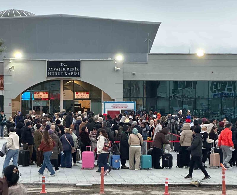 Balıkesir’in Ayvalık ilçesinde Ramazan Bayramı tatilinde Midilli Adası’na yönelik talepte