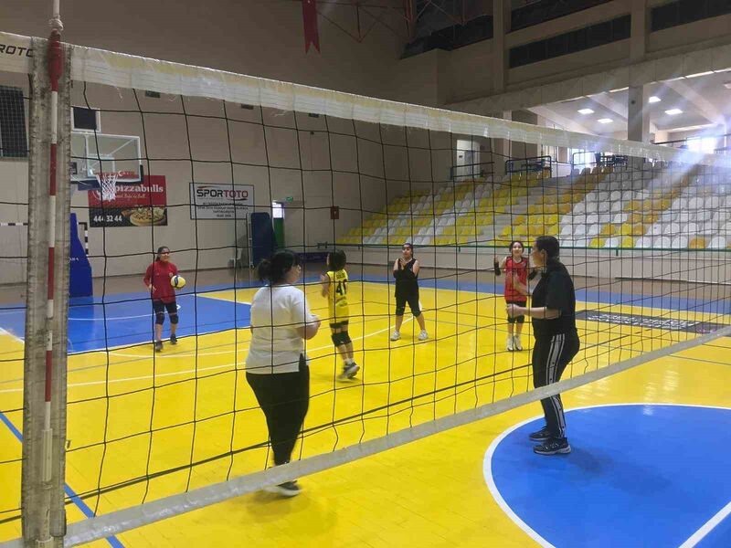 Burhaniye ilçesinde, Gençlik ve Spor İlçe Müdürlüğü, 8 Mart Dünya