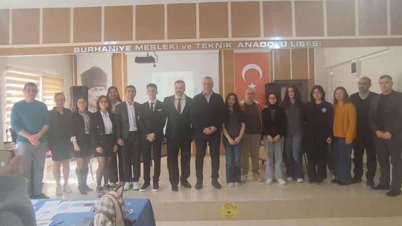 Burhaniye ilçesinde, Yeşil Vatan Benim Okulum Geleceğe Çare etkinlikleri kapsamında