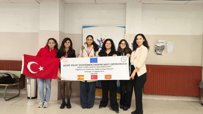 Burhaniye ilçesinde, İlk Ortaokul Erasmus+ KA210 Projesini Şehit Pilot Üsteğmen
