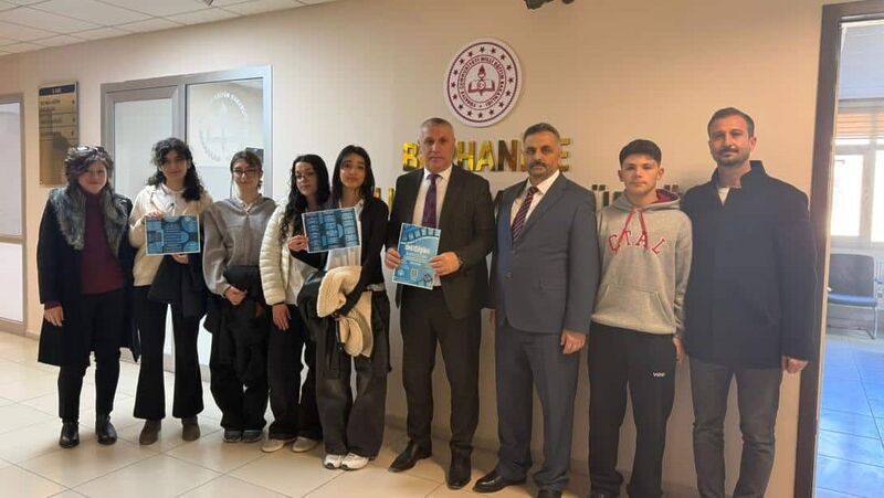 Balıkesir’in Burhaniye ilçesinde Celal Toraman Anadolu Lisesi Öğrencileri ’”Değişim” Temalı