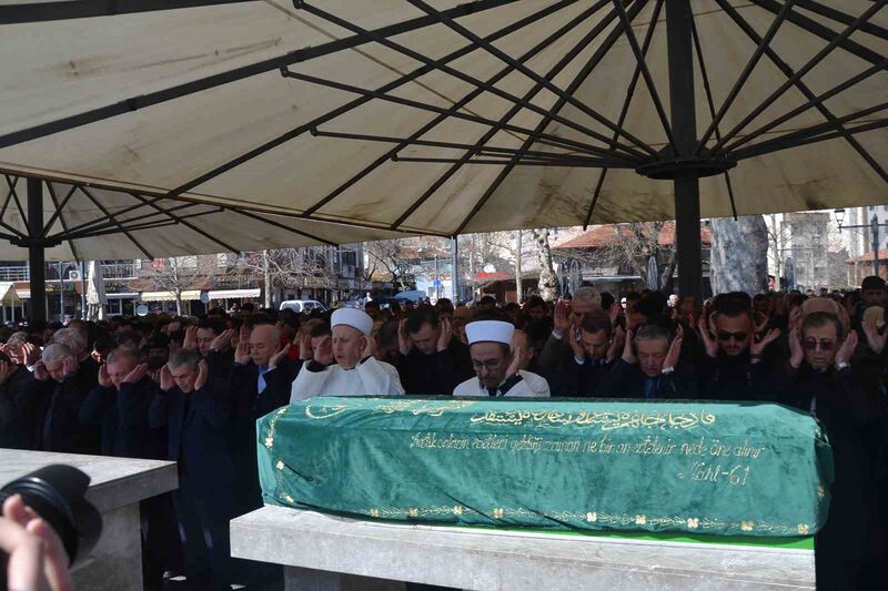 Balıkesir’de rahatsızlığı nedeniyle tedavi gördüğü hastanede vefat eden iş adamı