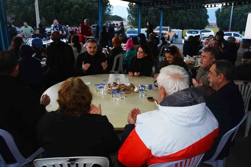 Balıkesir’in Edremit Kaymakamı Ahmet Odabaş, eşi Ayşe Odabaş ile birlikte