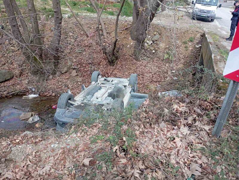 Balıkesir’in Edremit ilçesi Zeytinli Mahallesi’nde meydana gelen trafik kazasında 5