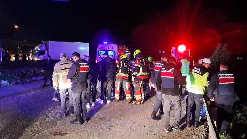 Balıkesir’de OSB istikameti köprülü kavşak yol ayrımında dün gece meydana