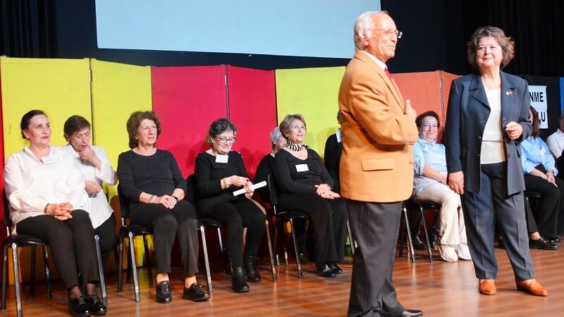 Balıkesir Üniversitesi 60+ Tazelenme Üniversitesi Tiyatro Topluluğu, 'Yaşamın İçinden' oyunuyla