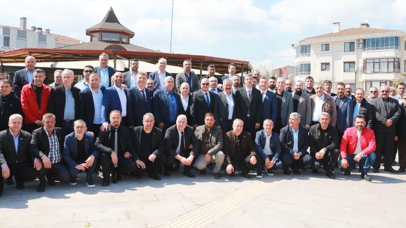 Balıkesir şoför camiasının tanınmış isimlerinden Rıza Tekin, düzenlenen basın toplantısıyla