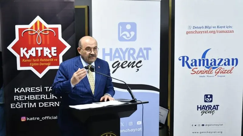 Balıkesir Valisi İsmail Ustaoğlu, Hayrat Vakfı'nın düzenlediği 'Ramazan Seninle Güzel'