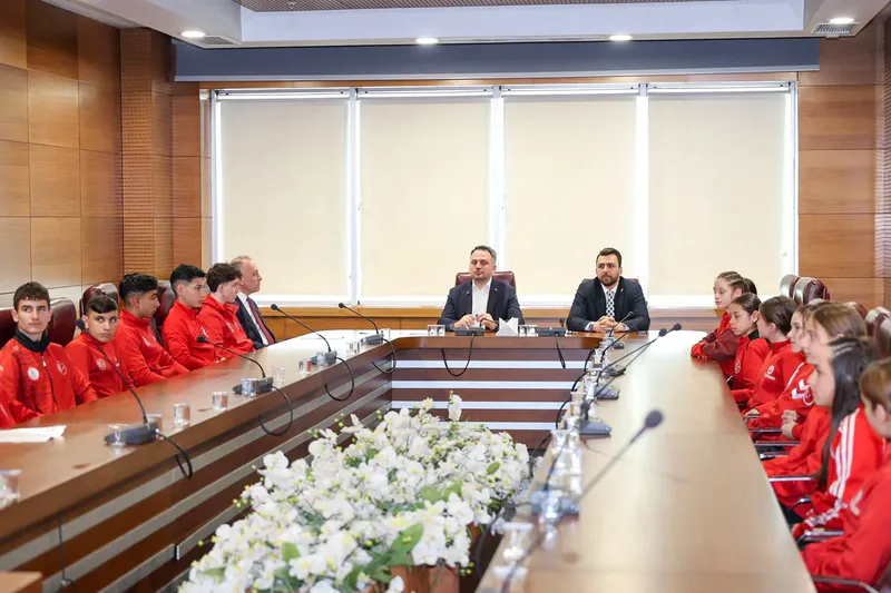 Balıkesir ve Bandırma'dan modern pentatlon sporcuları Gençlik ve Spor Bakan