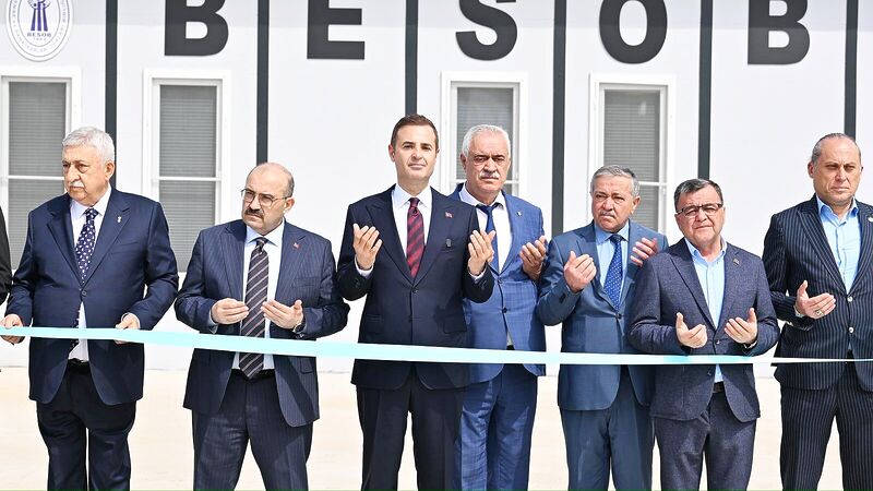 Balıkesir Büyükşehir Belediye Başkanı Ahmet Akın, BESOB'un yeni hizmet binası