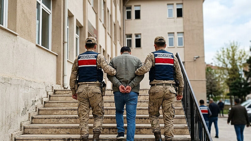 Balıkesir İl Jandarma Komutanlığı'nın düzenlediği asayiş operasyonlarında 376 şüpheli şahıs