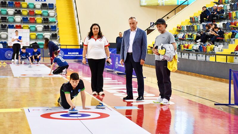 Balıkesir Gençlik ve Spor İl Müdürlüğü'nün organize ettiği Okul Sporları