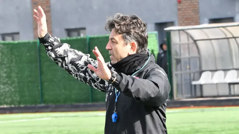 Nev Sağlık Grubu Balıkesirspor Teknik Direktörü Zafer Uysal, 24 Nisan'da