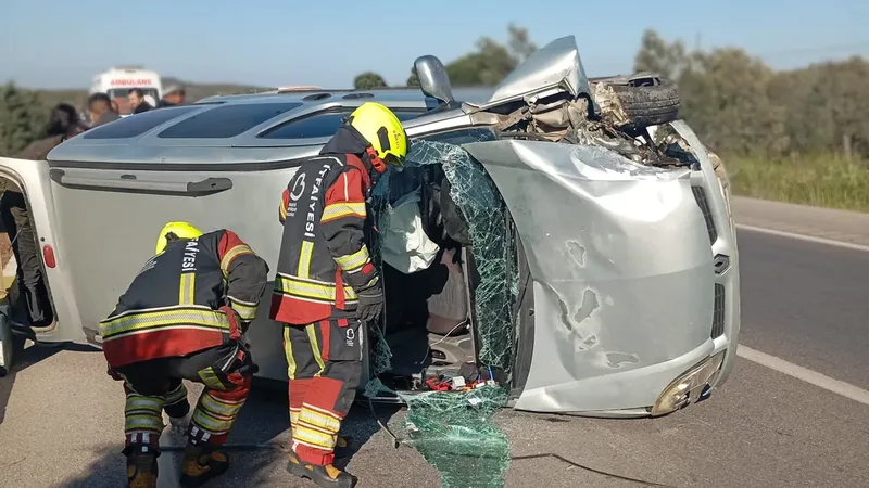 İzmir-Çanakkale karayolunun Burhaniye Pelitköy Mevkii'nde meydana gelen trafik kazasında iki