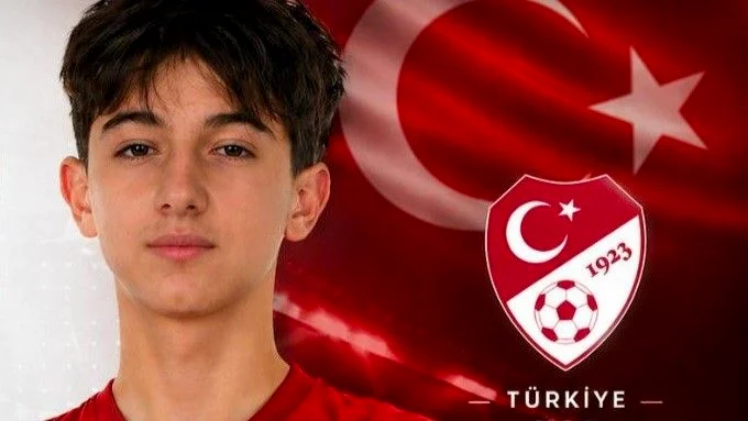 Balıkesir Büyükşehir Belediyespor'un altyapı yeteneği Ahmet Alan, sergilediği üstün performansla