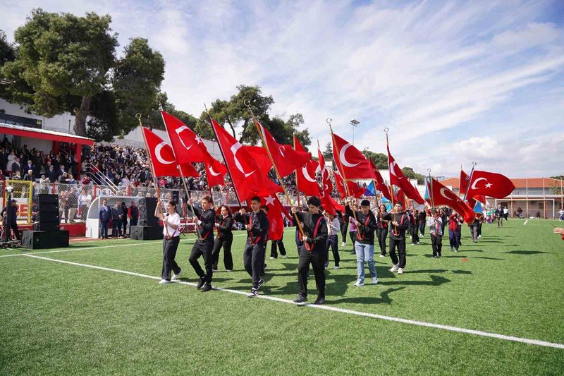 Balıkesir’in Ayvalık ilçesinde, 23 Nisan Ulusal Egemenlik ve Çocuk Bayramı’nın