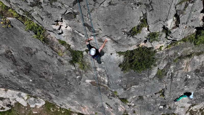 Balıkesir'de düzenlenen 7. Kaya Tırmanış Şenliği, Türkiye'nin dört bir yanından