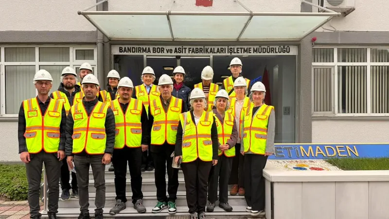 BAÜN akademisyenleri Eti Maden Bandırma Bor İşletmesi'ni ziyaret etti. 10