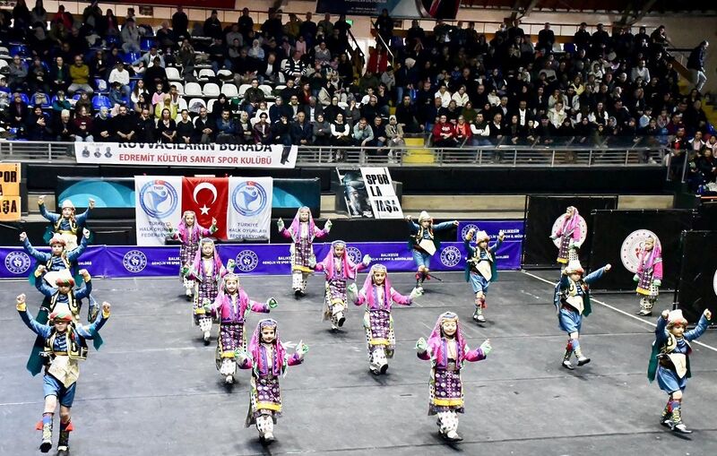 Balıkesir Gençlik ve Spor İl Müdürlüğü koordinesinde düzenlenen Kulüpler Halk