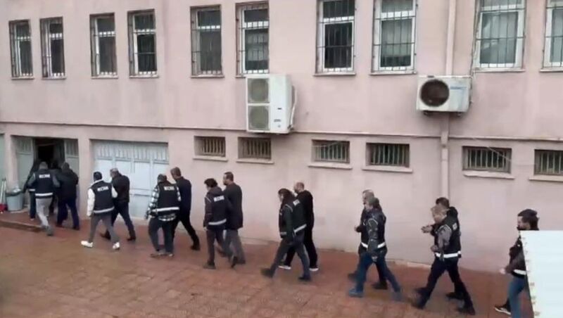 Bandırma merkezli rüşvet ve kişisel veri operasyonunda gözaltına alınan 15