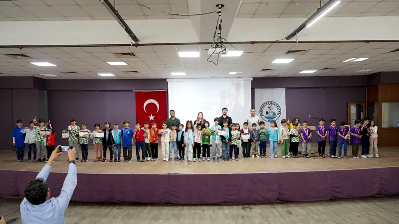 Burhaniye Belediyesi ve TSF iş birliğiyle düzenlenen 23 Nisan Satranç