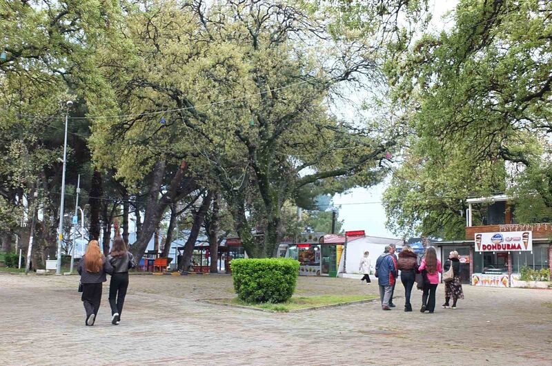 Burhaniye ilçesinde, Nisan ayı ile birlikte her taraf yeşillenirken, Ören