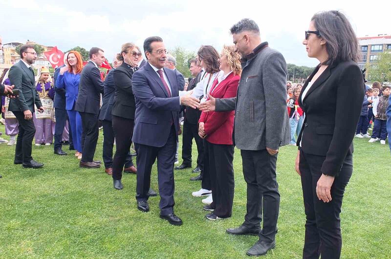 23 Nisan Ulusal Egemenlik ve Çocuk Bayramı, Burhaniye’ de Sekiz