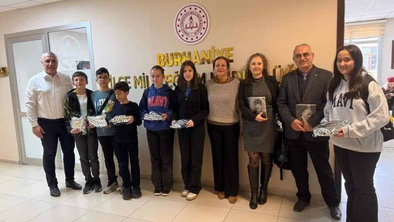 Burhaniye ilçesinde, 2204 B Ortaokul Öğrencileri Arası Araştırma Projeleri Yarışması