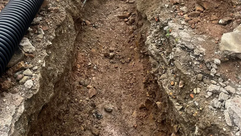 Balıkesir Büyükşehir Belediyesi, Edremit'te yarım asırlık asbestli içme suyu borularını