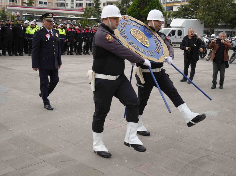 Türk Polis Teşkilatı’nın kuruluşunun 181. yıl dönümü nedeniyle Balıkesir’in Edremit