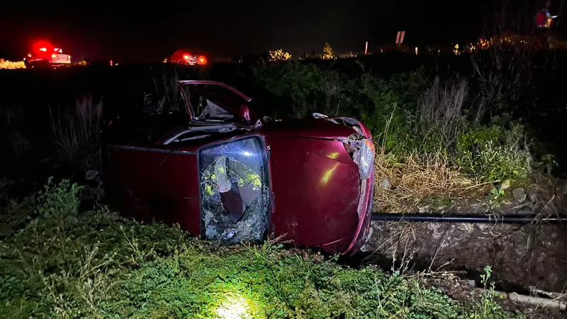 Gönen Sarıköy Mahallesi'nde gece etkili olan sağanak yağış kazaya neden