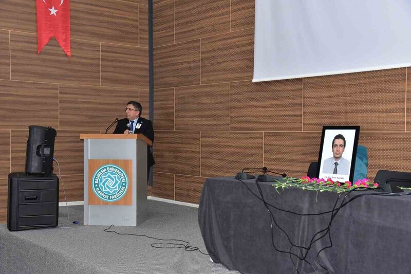 Balıkesir’de bir işletmeye açılan ateş sonucu yan dükkanda yemek yerken