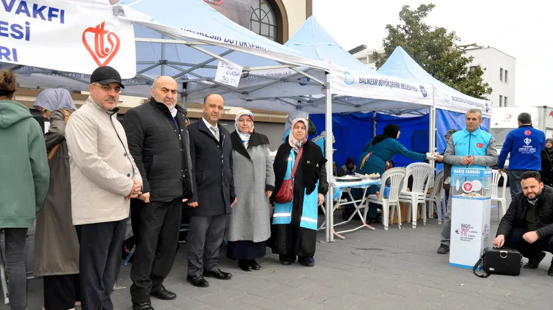 Balıkesir İl Müftülüğü ve TDV Kadın Kolları, TTM Meydanı'nda düzenlenen