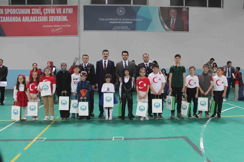 Balıkesir’in Manyas ilçesinde 23 Nisan Ulusal Egemenlik ve Çocuk Bayramı,