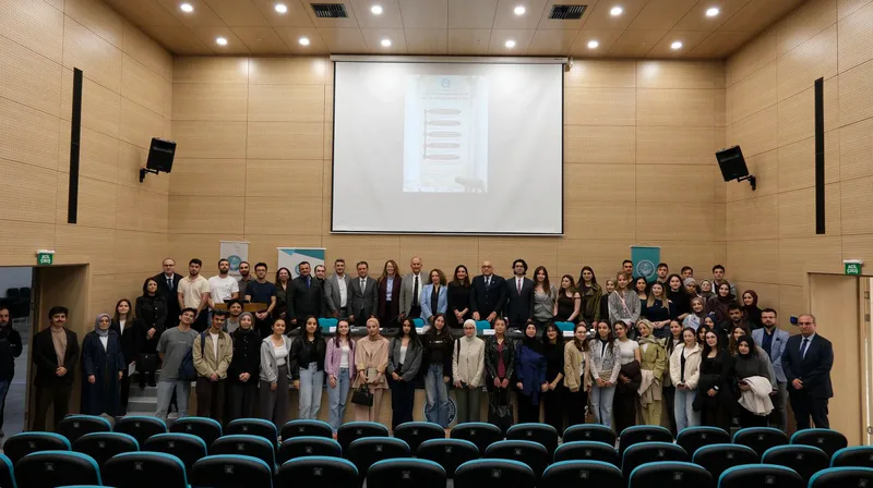 Balıkesir Üniversitesi Hukuk Fakültesi'nde düzenlenen panelde Roma Hukuku'nun modern hukuk