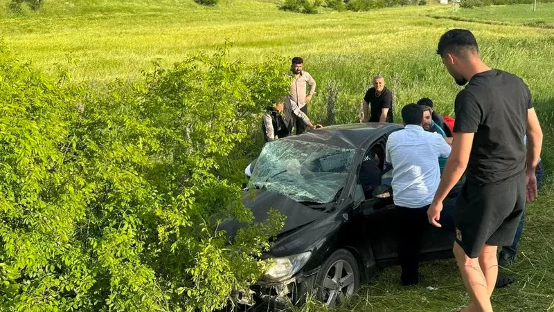 Adıyaman'ın Gölbaşı ilçesinde iki otomobilin kafa kafaya çarpışması sonucu 4