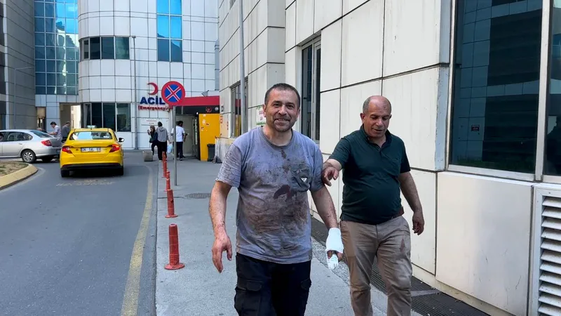 İstanbul'da Kurban Bayramı'nın ilk gününde acemi bir kasap, kurban kesimi
