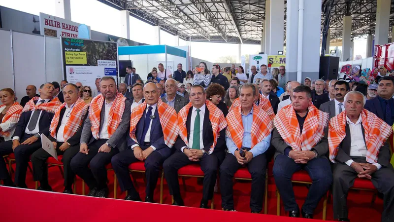 Ayvalık'ta düzenlenen AGROAYVALIK 2026 Tarım ve Hayvancılık Fuarı kapılarını açtı.